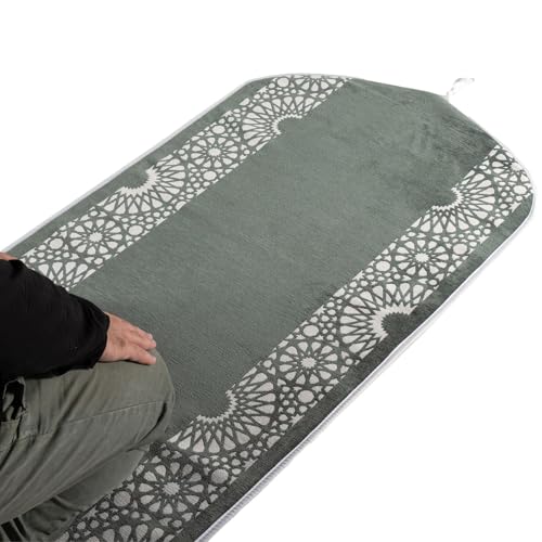 Modefa Turkish Islamic Prayer Mat - Chenille with Foam and Carrying Bag - Intricate Praying Rug Ramadan Eid Gift - Traditional Muslim Janamaz Seccade for Men Women - Mustaqim (Sage Green) - color: Sage Green