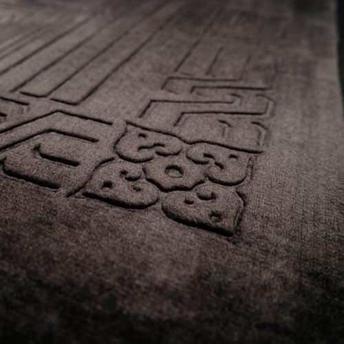 Prayer Rug - Soft Plush Turkish Janamaz Sajada Carpet for Men and Women - Plain Solid Prayer Mat Ramadan Eid Gift - with Prayer Beads - Luxury Floral Stamp, Black - color: Black