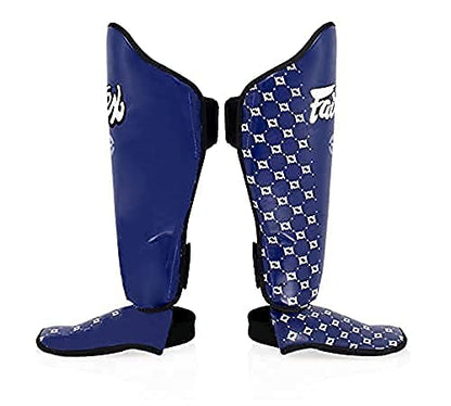 Fairtex SP5 남성, 여성, 아동용 무에타이 정강이 보호대 | 정강이는 프리미엄, 경량 및 내구성 | 훈련 또는 스파링 중에 정강이 부목을 방지하기 위한 확장된 보호 기능 - color: 블루., size: 중형