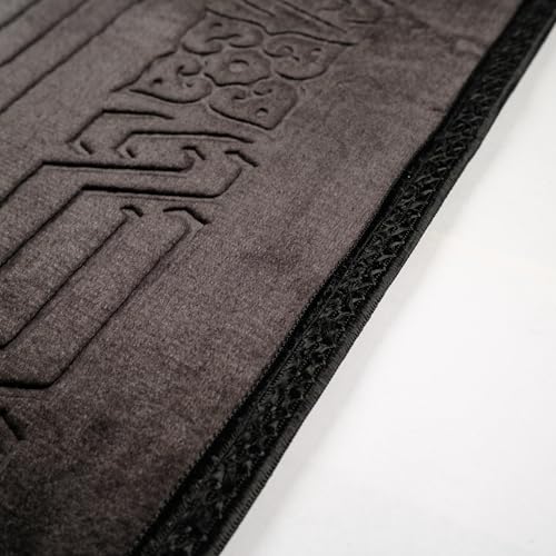Prayer Rug - Soft Plush Turkish Janamaz Sajada Carpet for Men and Women - Plain Solid Prayer Mat Ramadan Eid Gift - with Prayer Beads - Luxury Floral Stamp, Black - color: Black