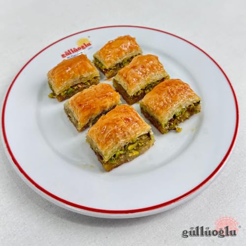 Gulluoglu's famous Turkish Pistachio Baklava 42 pieces (3.3 lb-1500 gr) - size: 3.3 Pound (Pack of 1)