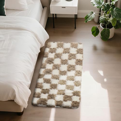Checkered Rug for Bedroom, 2x4 Beige and White Area Rugs, Classic Checkered Carpets Shag Area Rug, Bedside Rugs for Living Room Bedroom Room Home Decor - color: Beige and White, size: 2' x 4' (Rectangular)