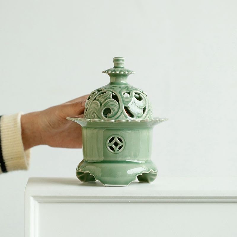 Hermit Life Three-Legged Incense Burner (Celadon), Porcelain Incense Holder with Lotus-Shaped Lid, Green - color: Green
