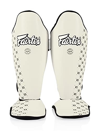 Fairtex SP5 남성, 여성, 아동용 무에타이 정강이 보호대 | 정강이는 프리미엄, 경량 및 내구성 | 훈련 또는 스파링 중에 정강이 부목을 방지하기 위한 확장된 보호 기능 - color: 화이트., size: 스몰