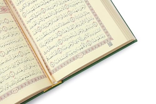 ihvan online Prayer Gift Set for Men & Women, Muslim Prayer Rug, Salah Mat, Beads Taasbih, Arabic Holy Quran, Islamic Gift Set for Ramadan & Eid, Green - color: Green