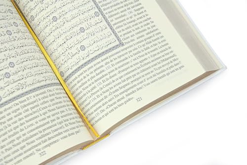 ihvan online Prayer Gift Set for Hajj and Umrah, Muslim Prayer Rug, Prayer Mat, Beads Taasbih, Holy Quran Translated French, Praying Mat, Islamic Gift Set for Ramadan & Eid, White - color: French White