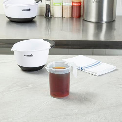 Restaurantware Measuring Cup, 16 Ounce Pack of 1 Conical Spout Liquid Scaling Vessel Embossed Ml and Oz Graduations, Clear Plastic Measuring Cup with Handle, For Cooking Baking For Oil Flour