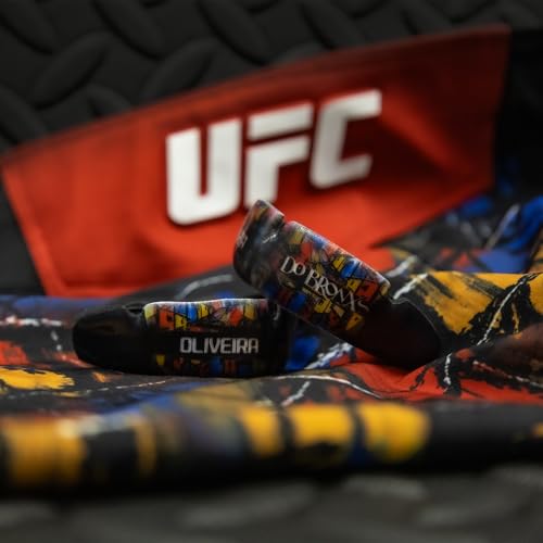 OPRO Official UFC Fighter Collection Charles Oliveira Instant Custom-Fit Mouthguard – Self-Fit Gum Shield for MMA, Boxing & Combat Sports - color: Charles Oliveira