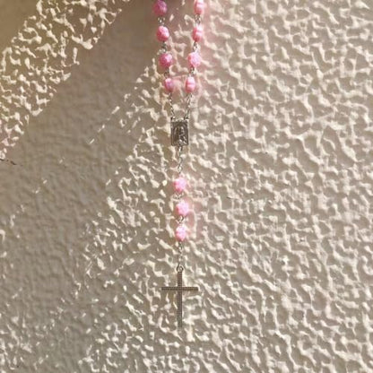 Pink Catholic Car Rosary – 2PCS Hanging Rosary with Rose Beads and Sparkling Rhinestone Cross for Rearview Mirror, Mini Religious Charm for Women, Cute Car Accessories