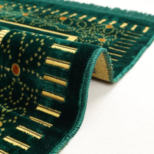 Muslim Prayer Rug, Soft Plush Thin Islamic Prayer Mat, Janamaz, Sajada, Praying Carpet, Islamic Gift for Men & Women, Islamic Ma, Eid & Ramadan Gift with Prayer Beads, 26x43 inch, Green - color: Riyadh / Emerald Al-masjid Green