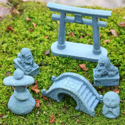 6 PCS Mini Zen Garden Accessories, Miniature Garden Bridge Foo Dogs Torii Gate Sandstone Figurines Meditation Zen Decor Japanese Fish Tank Terrarium Decorations Plant Pots Bonsai Craft Decor (M) - style: Garden
