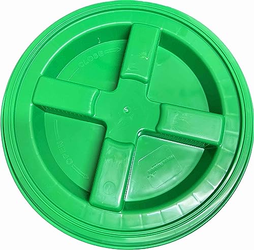 5 Gallon Food Grade Plastic Bucket with Air Tight Screw on Lid Made in USA Container (Green Bucket with Green Lid) - color: Green Bucket With Green Lid