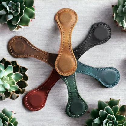 Personalized Leather Magnetic Bookmark – Custom Initial Bookmark with Icons and Logo, Handmade Reader Gift, Custom Magnet Bookmark for Book Lovers, Gift for Him & Her