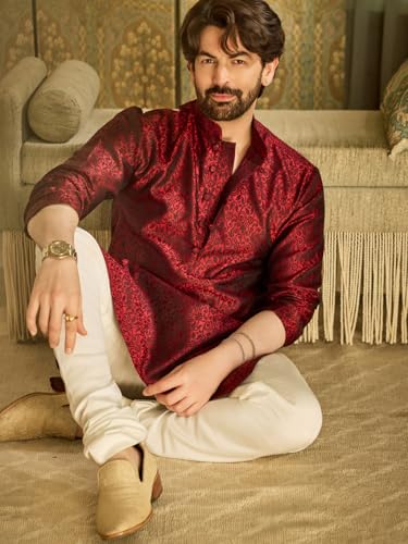 Sojanya (Since 1958 Men'S Teal Silk Blend Kurta Churidar Pyjama Set - color: Red and Off White, size: Large