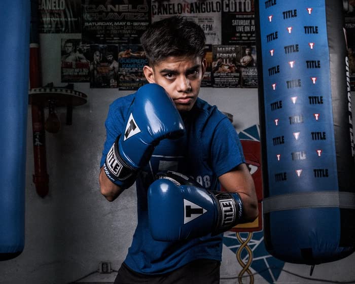 TITLE Boxing Gel Glory Super Bag Gloves 2.0 - Boxing Gloves, Punching Bag Gloves, Kickboxing Gloves, Punching Gloves, Heavy Bag Gloves, Boxing Gloves Men, Boxing Gloves Women, Boxing Equipment - color: Blue/Black, size: 12 oz