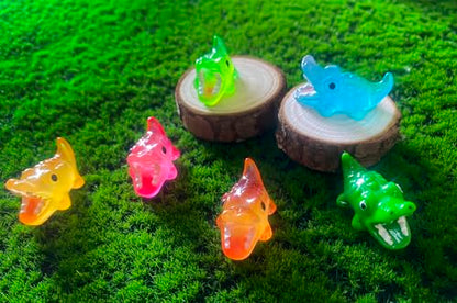 30PCS Mini Crocodile Decor for Dollhouse Resin Animal Tiny for Crafts Micro Miniature Crocodiles for Fairy Garden Dollhouse Micro Landscaping Decoration - style: Crocodile