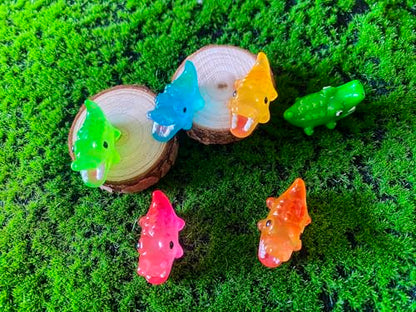 30PCS Mini Crocodile Decor for Dollhouse Resin Animal Tiny for Crafts Micro Miniature Crocodiles for Fairy Garden Dollhouse Micro Landscaping Decoration - style: Crocodile