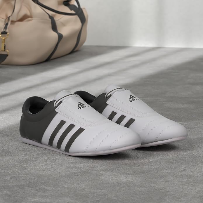 Adidas Adidas Adi Kick II Training Shoes - size: 8.5