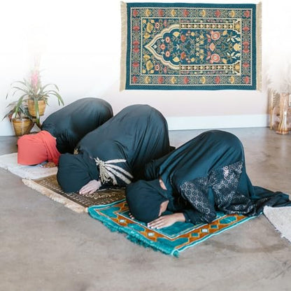 Muslim Prayer Rug, Soft Plush Thin Islamic Prayer Mat, Travel Janamaz, Sajada Tassel Praying Carpet, Ramadan Eid Hajj Gift - color: Green