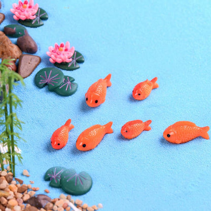 20 Pcs Miniature Fish Crafts, Red Small Resin Mini Realistic Little Figurines Artificial Aquarium Tiny Cute Goldfish Bowl Decor Ornament Accessories DIY Garden Favor Gift Supplies