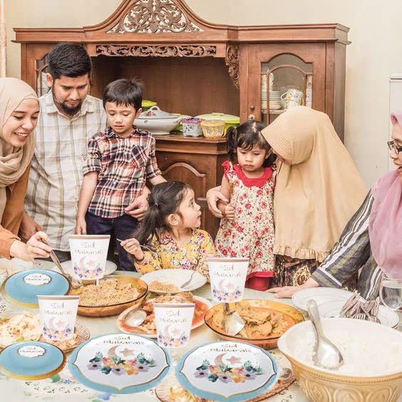 Eid Mubarak Tableware Set for Ramadan Mubarak Table Decorations Supplies Muslim Happiness Ramadan Dessert Plates Eid Al-fitr Party Napkins Forks for 16 Guests Ramadan Party Favors (Blue)